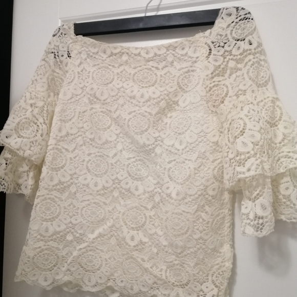 Lacy white blouse - Picture 4 of 4
